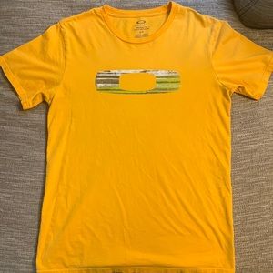 Oakley T-Shirt, Yellow, Men's Small.